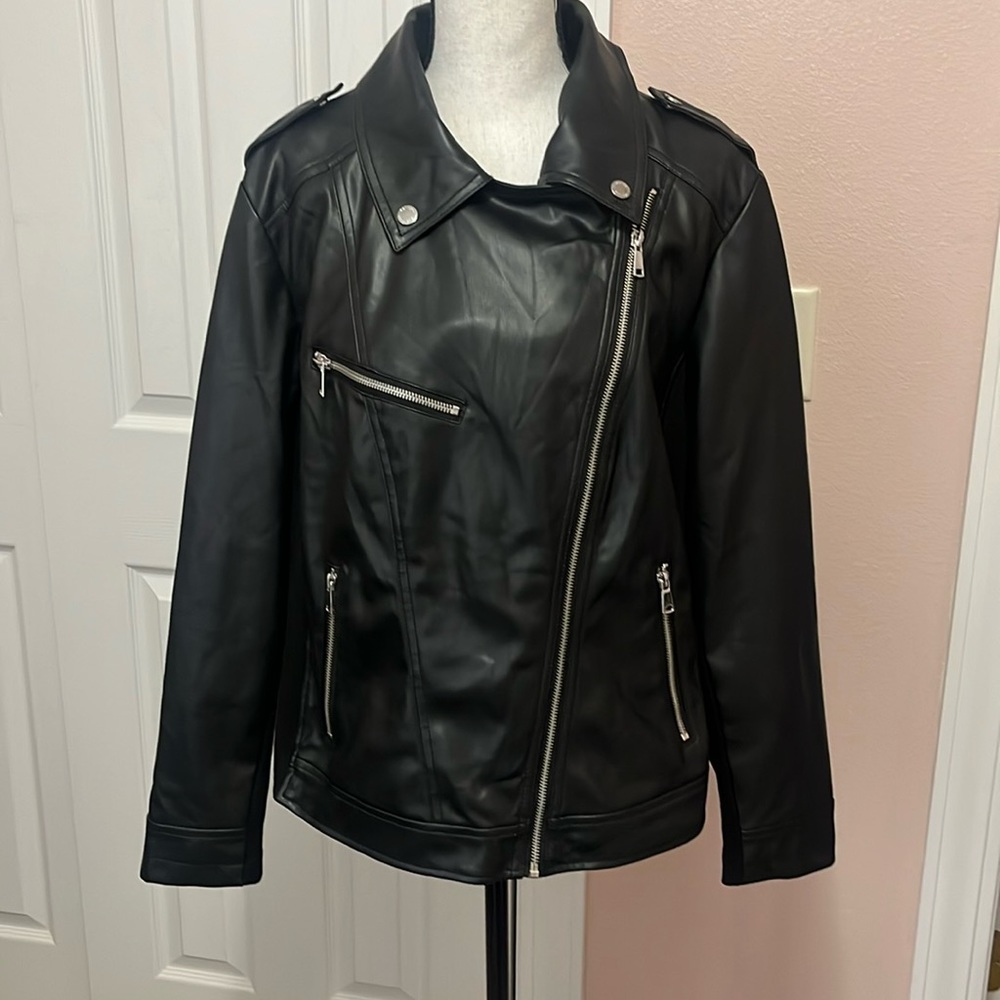 Fahsyee jacket